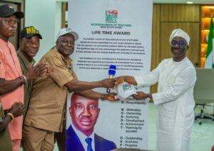 Edo Teachers Fete Okpebholo With Lifetime Award
